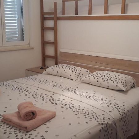 Apartments Juliet Оребич Экстерьер фото